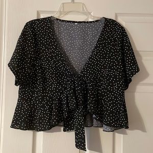 XL Black and white polka dot tie front short sleeve shirt